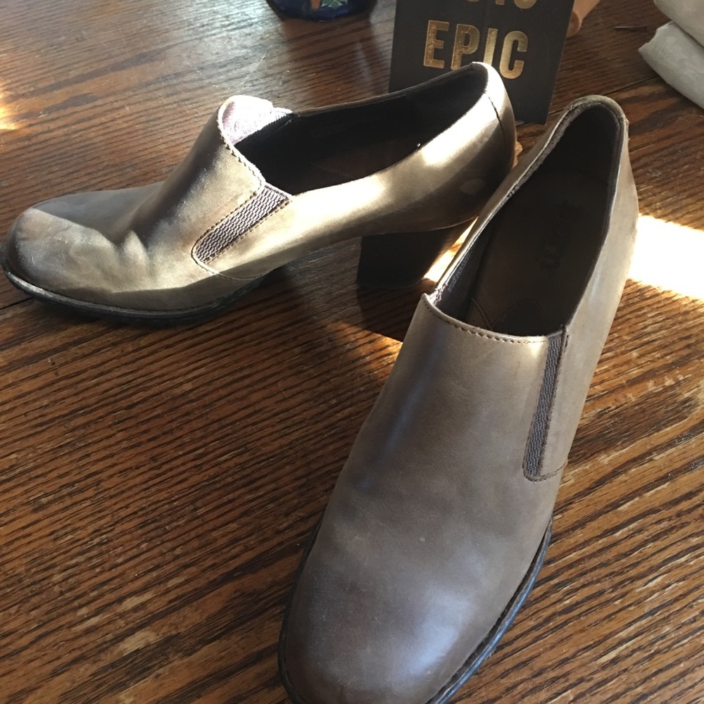 Born 2" leather pumps